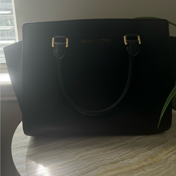 Purses - Picture 3 of 11